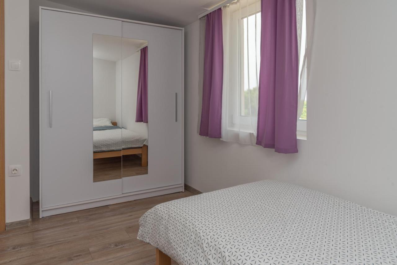 נין Apartmani Krzak מראה חיצוני תמונה