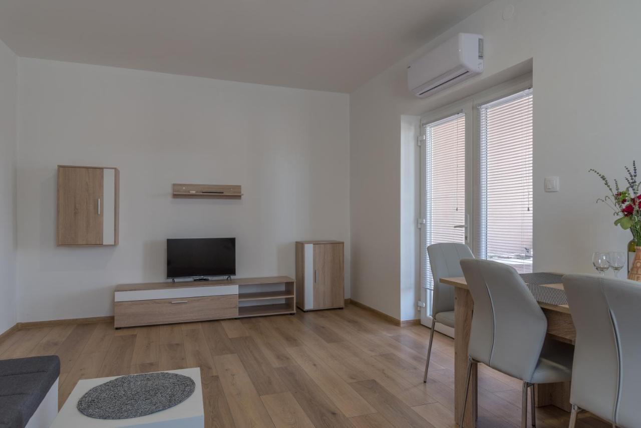 נין Apartmani Krzak מראה חיצוני תמונה
