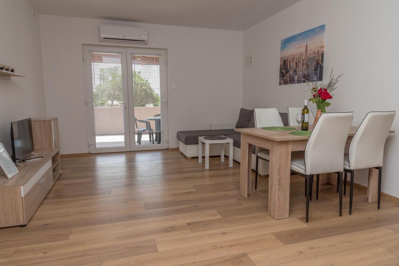 נין Apartmani Krzak מראה חיצוני תמונה