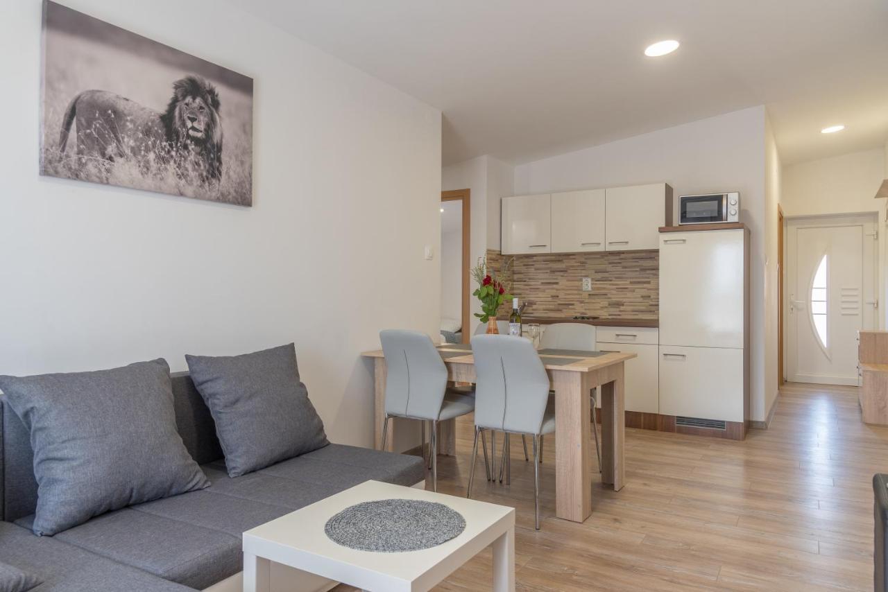 נין Apartmani Krzak מראה חיצוני תמונה