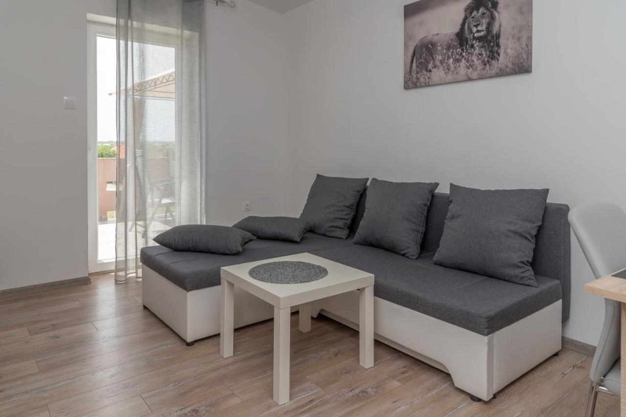 נין Apartmani Krzak מראה חיצוני תמונה