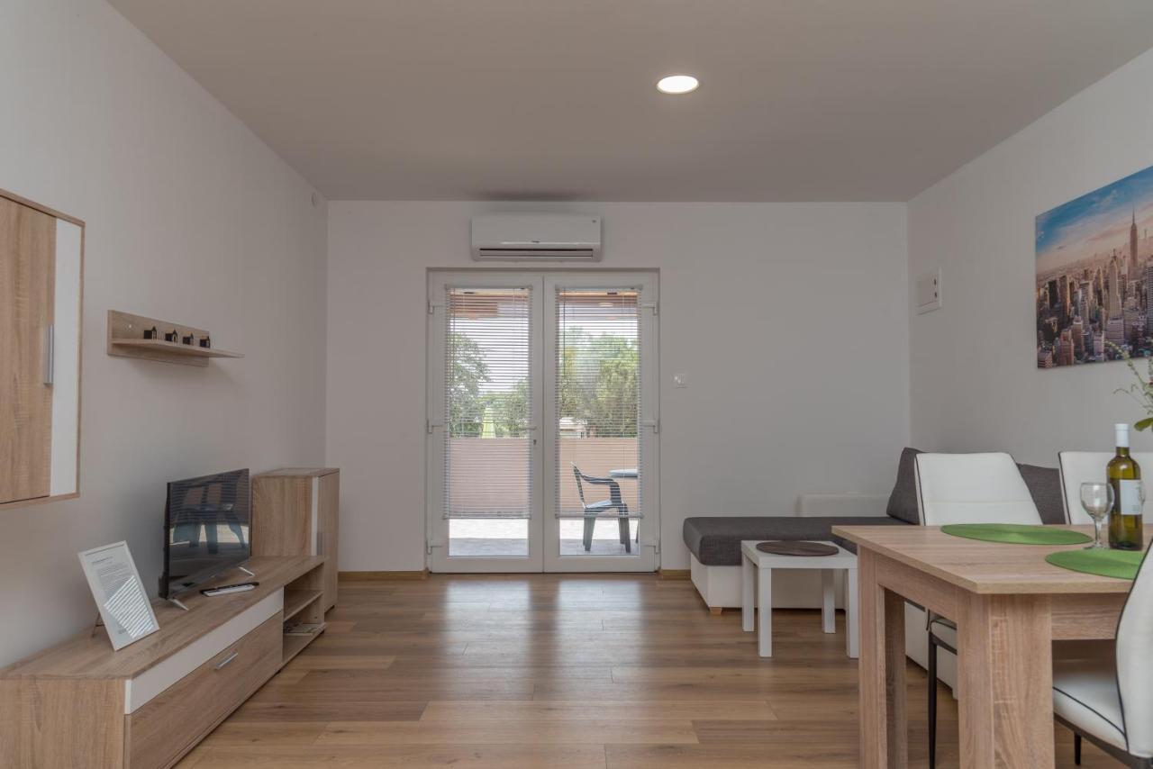 נין Apartmani Krzak מראה חיצוני תמונה