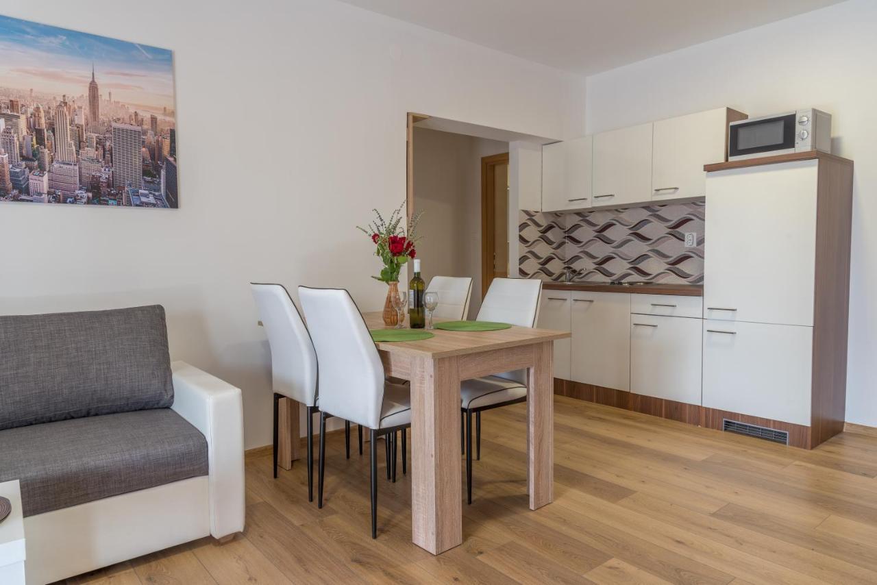 נין Apartmani Krzak מראה חיצוני תמונה